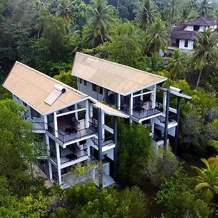 Karawwa Luxury Villas Hikkaduwa Exterior photo