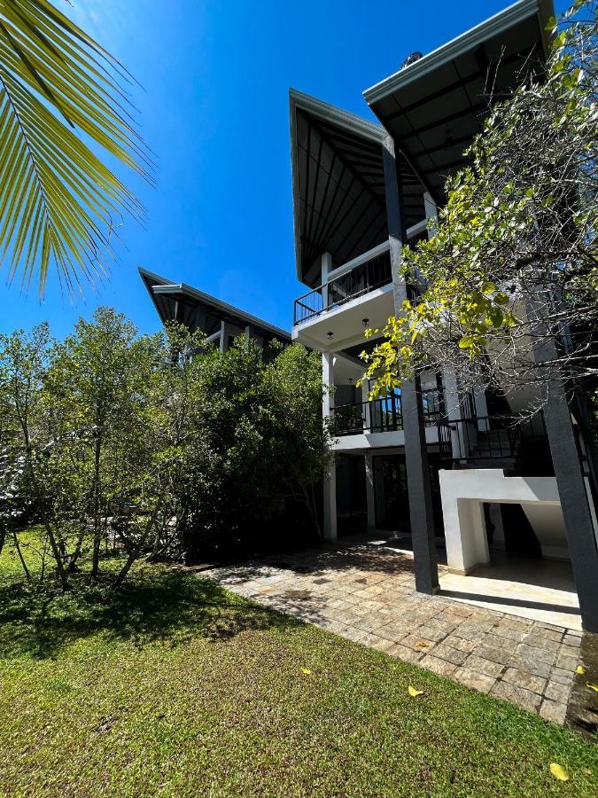 Karawwa Luxury Villas Hikkaduwa Exterior photo